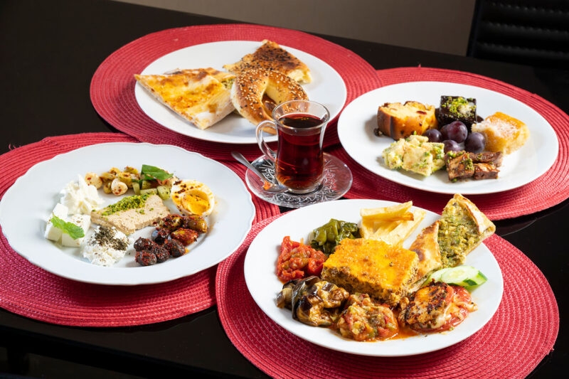 散歩の達人「トーキョーアジアめし」48回 名物のビュッフェをともに食べ、クルドの人々を知ってほしい。川口『AZEL（アゼル） RESTAURANT&BAR』へ