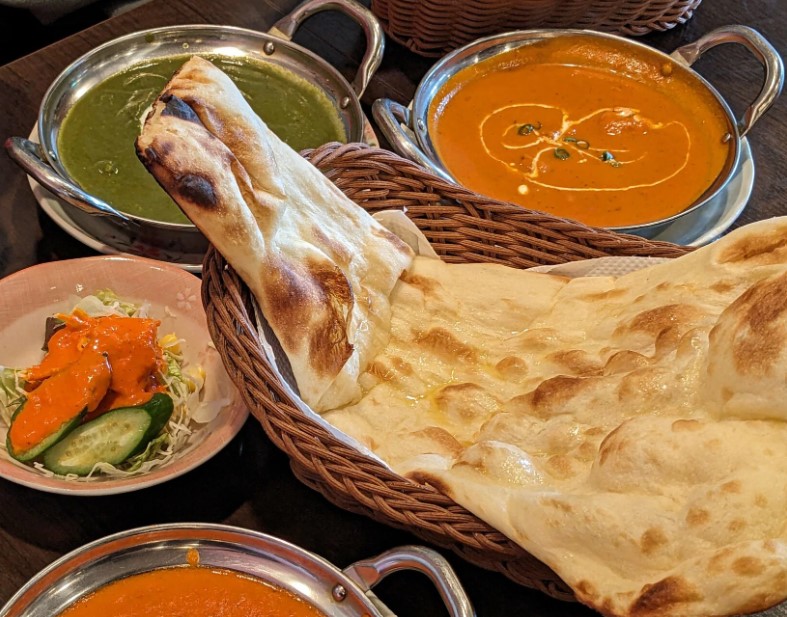 「AERA」にて「インドカレー店はあと3年で激減、新大久保は「廃墟」になる？　経営・管理ビザ「厳格化」でレストランが直面する理不尽」という記事にインタビューが掲載されました